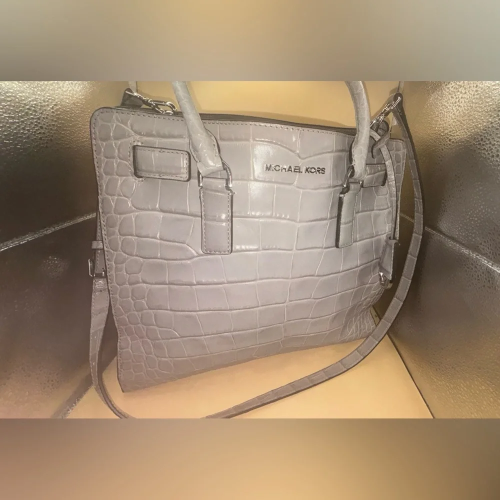 Michael Kors Leather Satchel Dove Grey Croc Embossed Dillon Purse NWOT - Picture 1 of 13